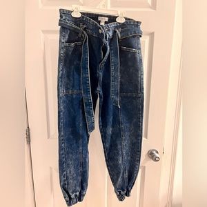 Forever 21 cargo looking jeans. Zipper button fly with tie belt. Gathered ankle.